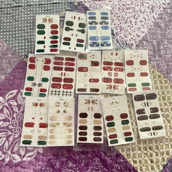 SOLD! Brand new Christmas stick on nail polish - Picture 4 of 6